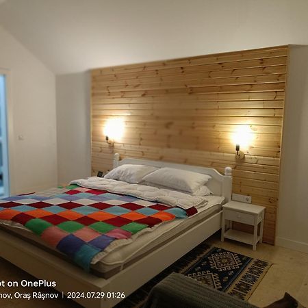 Imperfect House Hotell Rîşnov Eksteriør bilde
