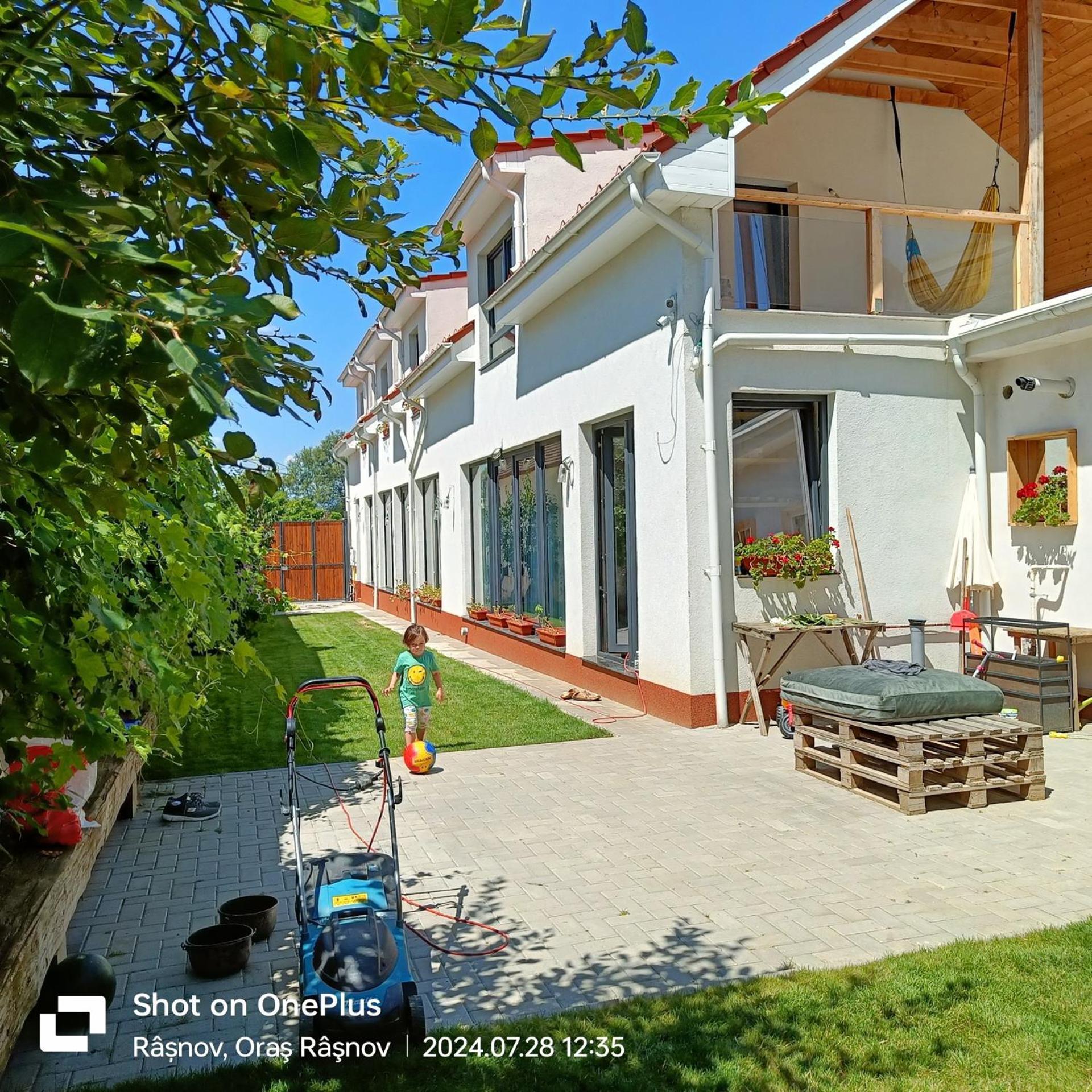Imperfect House Hotell Rîşnov Eksteriør bilde